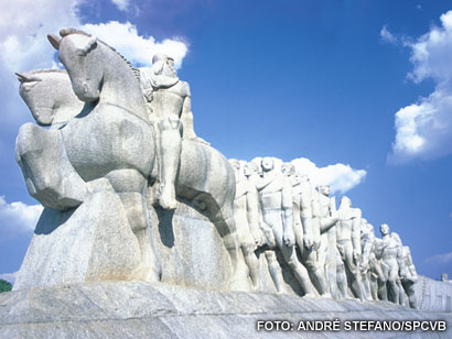 Monumento às Bandeiras