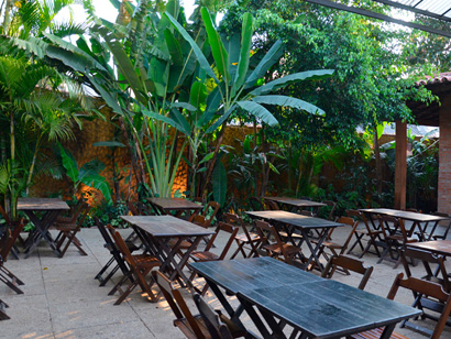 Quintal do Espeto - Moema Carinás <!-- variado, carnes, espetinhos, bar e restaurante, espetinhos, musica ao vivo, happy hour, bar e restaurante, samba, pagode, country, sertanejo  -->