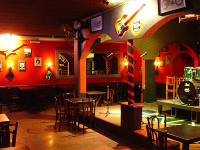 Willi Willie Bar e Arqueria